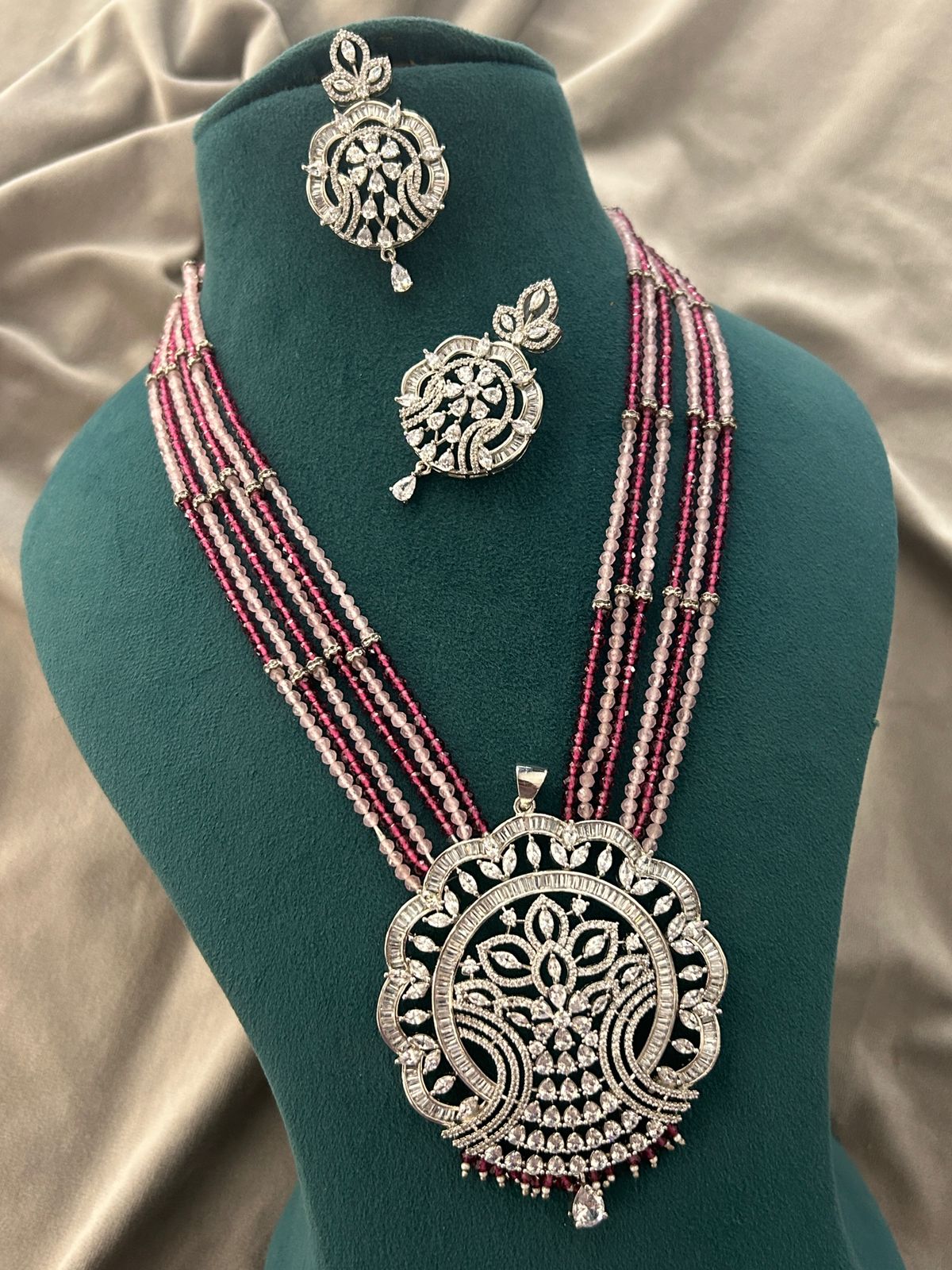 Dual Tone Diamond Carved Pendant Necklace Set